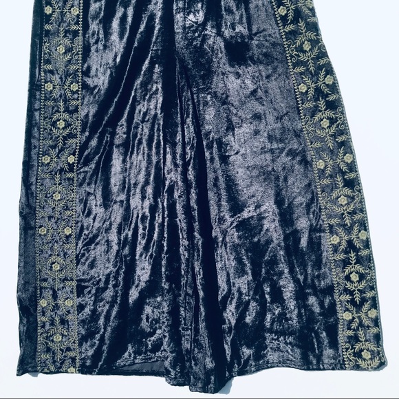WORLD MARKET SIZE Small Medium Pants Black Velour Wide Leg Embroider SKU# 545016 - Picture 4 of 13